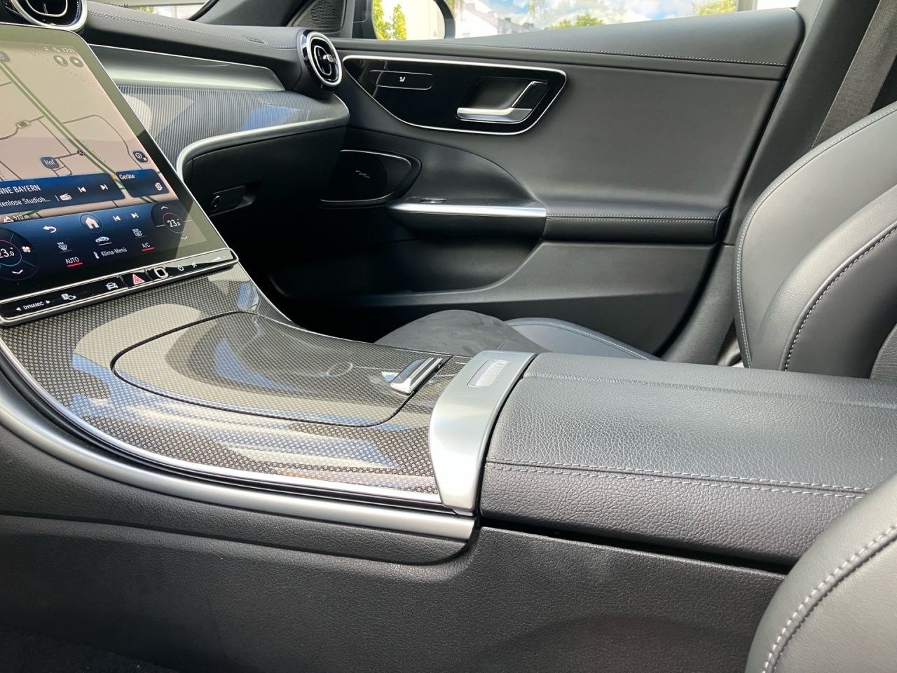 Fahrzeugabbildung Mercedes-Benz C 220 d 4M T AMG AHK Night Pano LED AdvSoundsyst