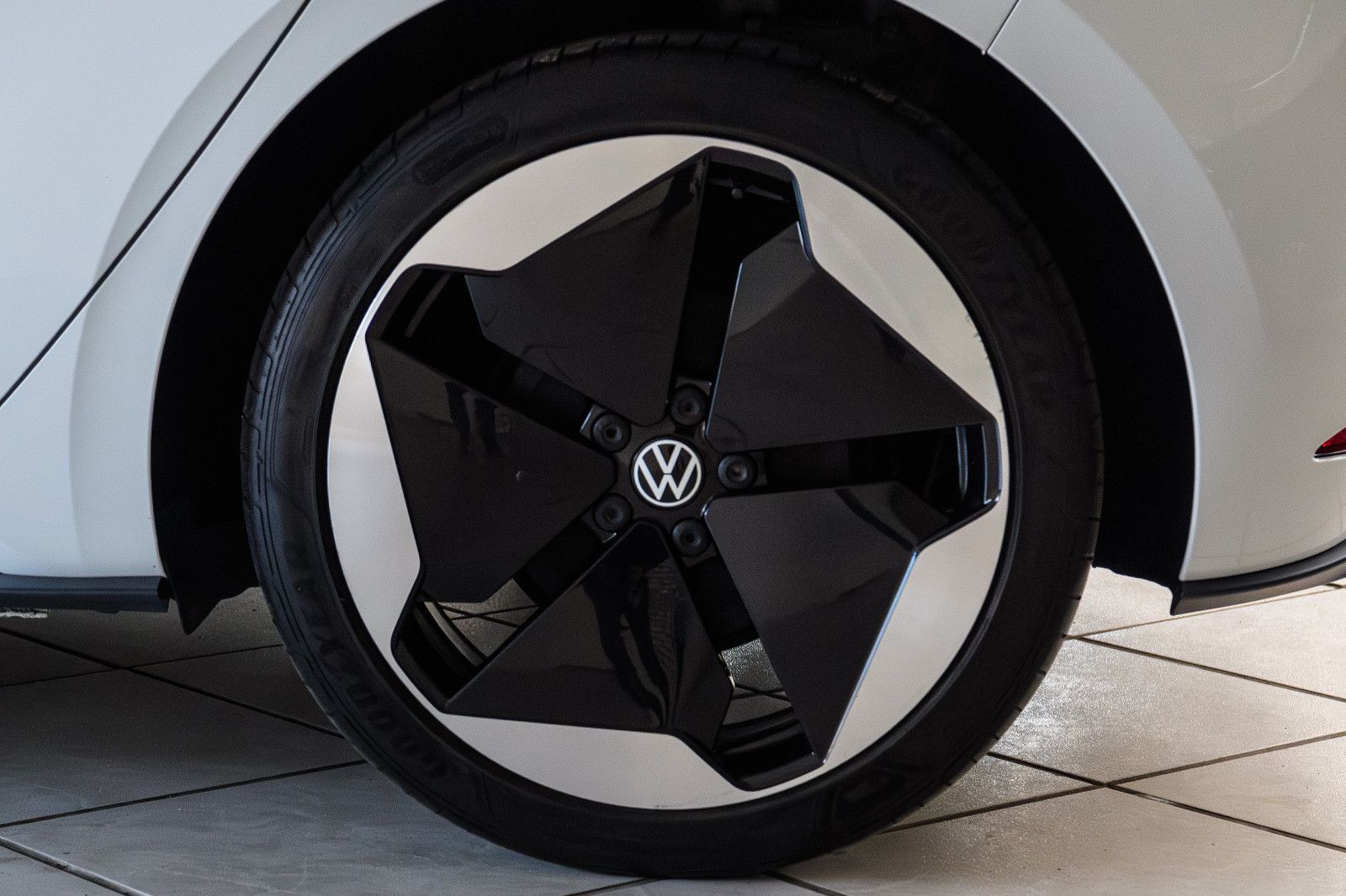 Fahrzeugabbildung Volkswagen ID.3 Pro Performance 150 kW*LED+SHZ+PANORAMA+NAV