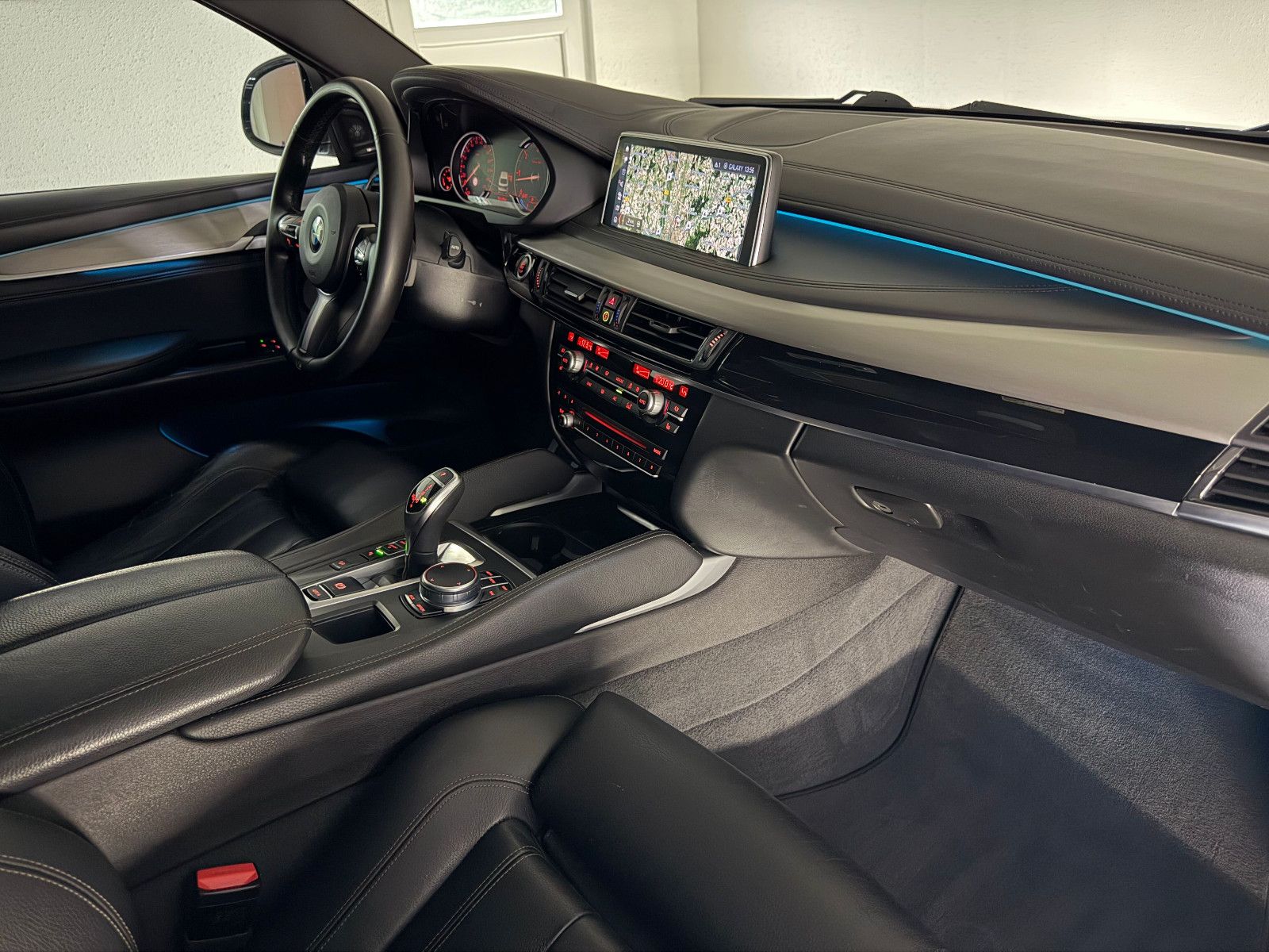 Fahrzeugabbildung BMW X6 xDrive 30 d M SPORT/LED/ACC/H&K/AHK/eGSD