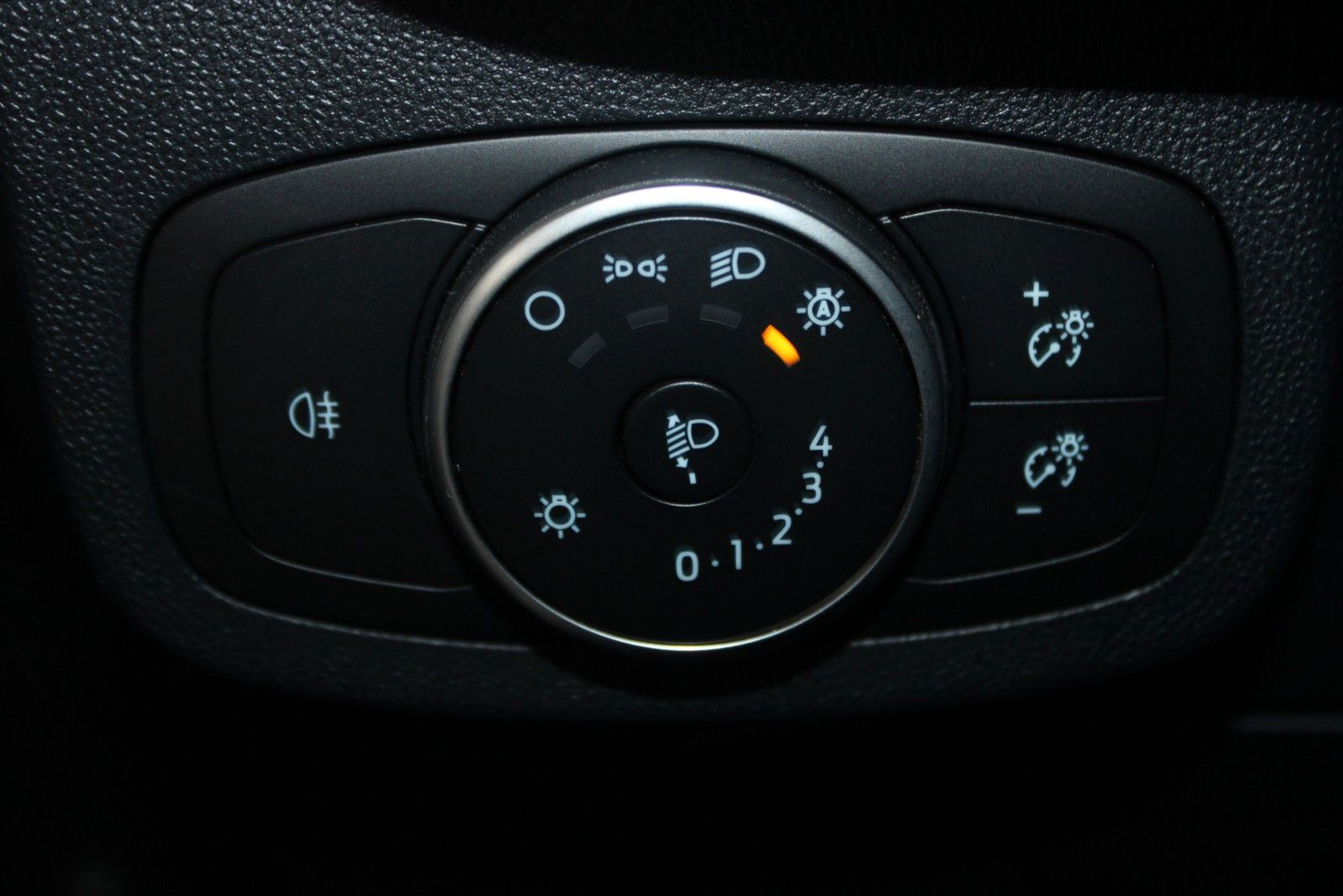 Fahrzeugabbildung Ford Fiesta Titanium MHEV 5-T LED WinterPaket 1.Hand