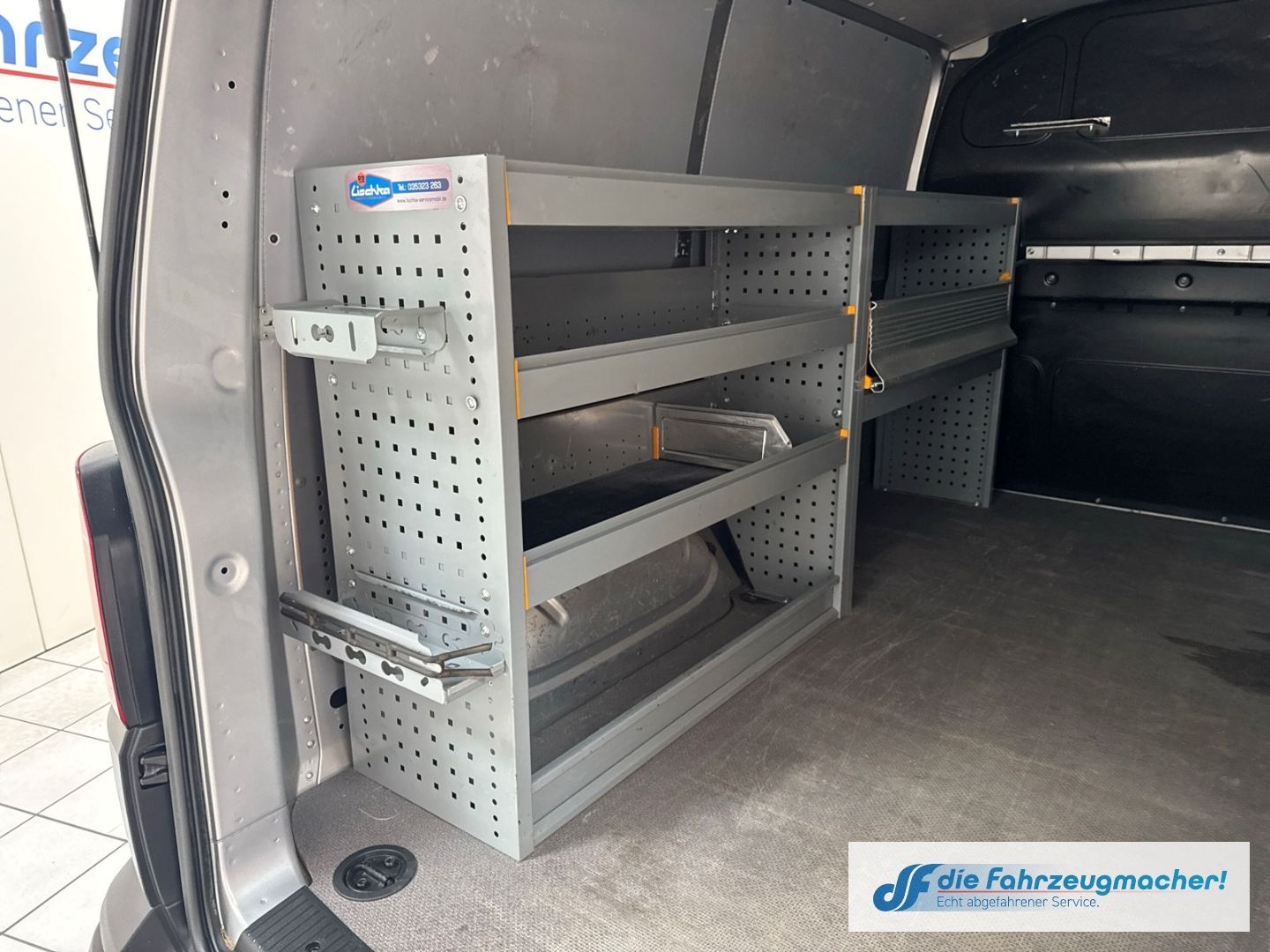 Fahrzeugabbildung Volkswagen Transporter T6.1 Kasten FWD Navi LED ACC Apple *