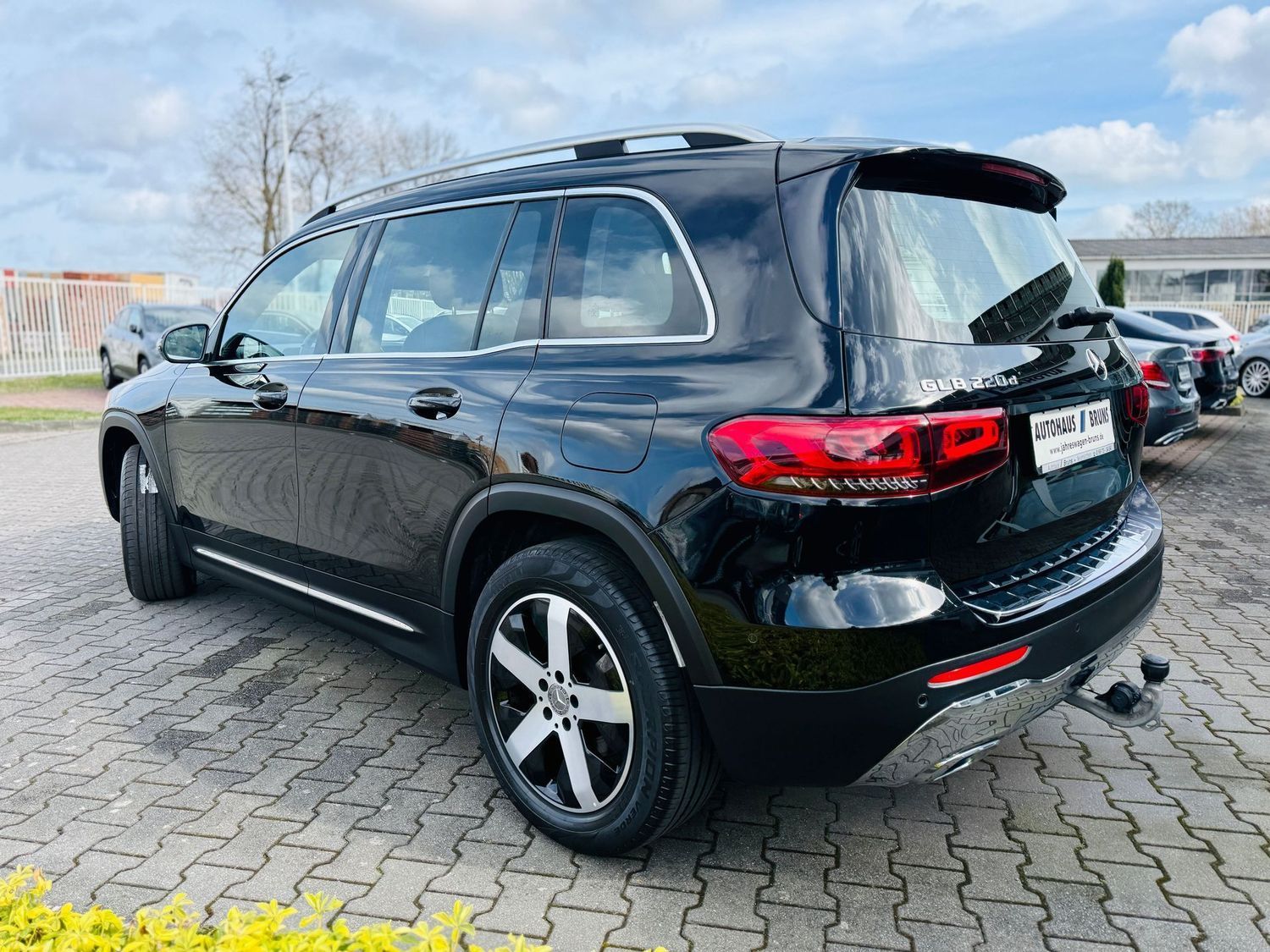Fahrzeugabbildung Mercedes-Benz GLB 220 d PROGRESSIVE - AHK, Navi, LED, PTS, RFK