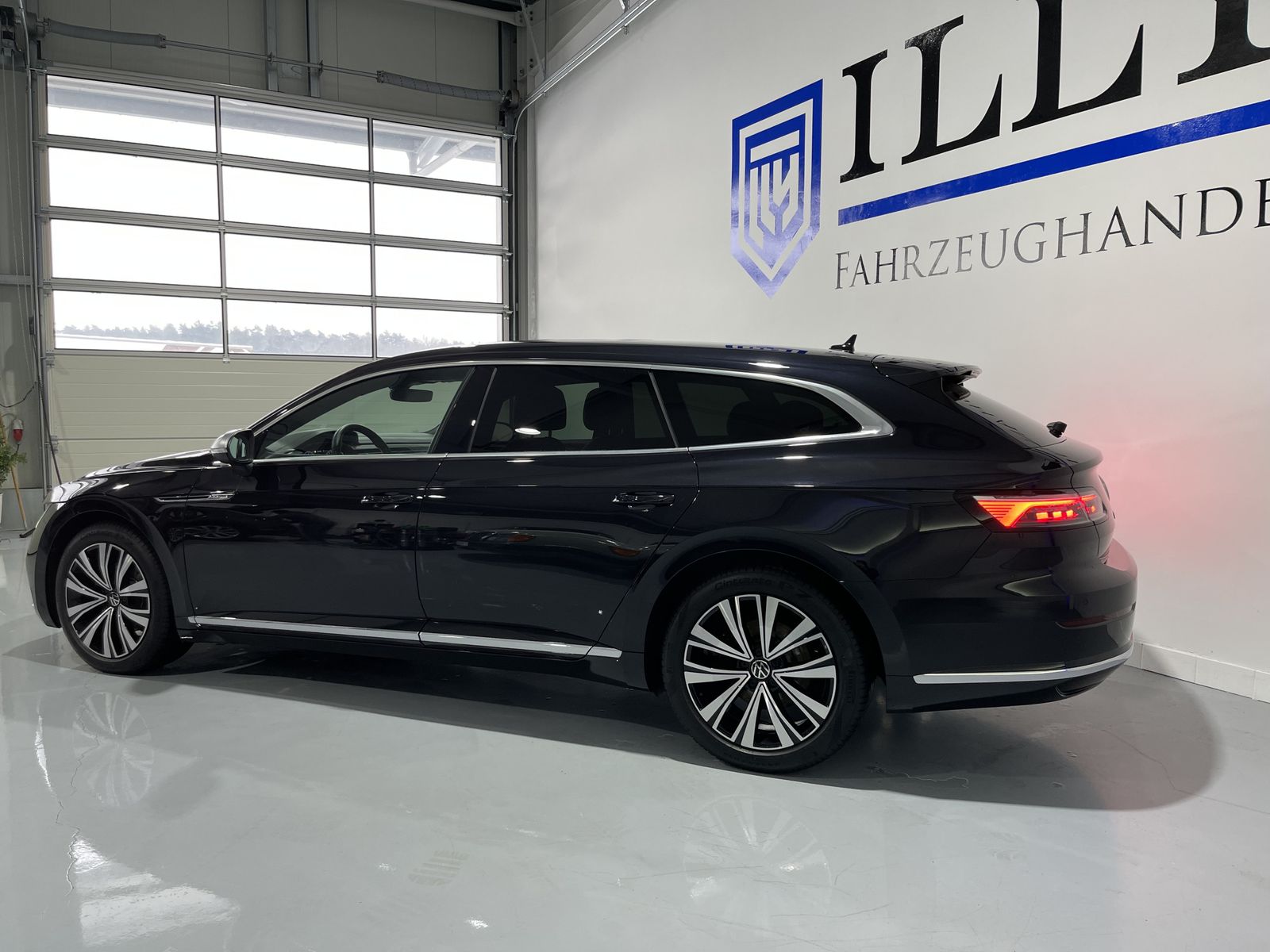 Fahrzeugabbildung Volkswagen Arteon Shooting Brake 2.0 TDI*Leder*AHK*Pano*Cam