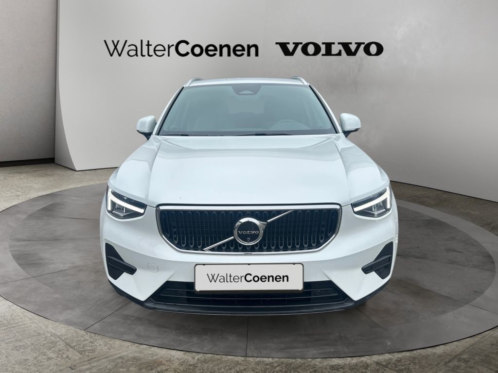 VOLVO XC40 B3 B DKG Core 360° Sitzkomfort-Paket VOLVO XC40 B3 B DKG Core 360° Sitzkomfort-Paket