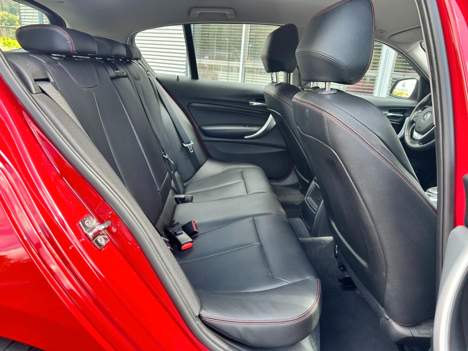 BMW 116i Sport Line Vollleder Bi-Xenon Navi 1.Hand