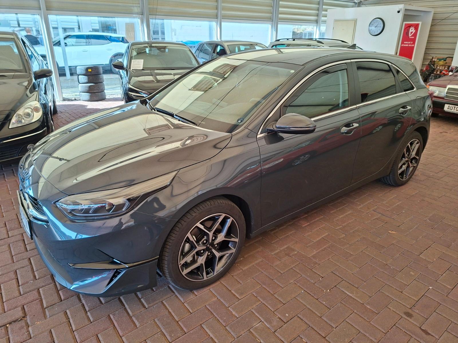 Kia cee'd / Ceed Kamera JBL-Sound DSG  13800 KM TOP