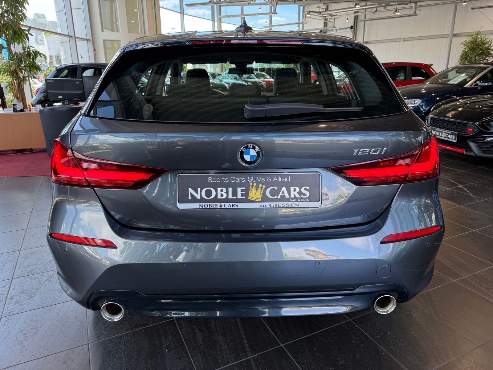 Fahrzeugabbildung BMW 120 i Sport Line LED NAVI ALU