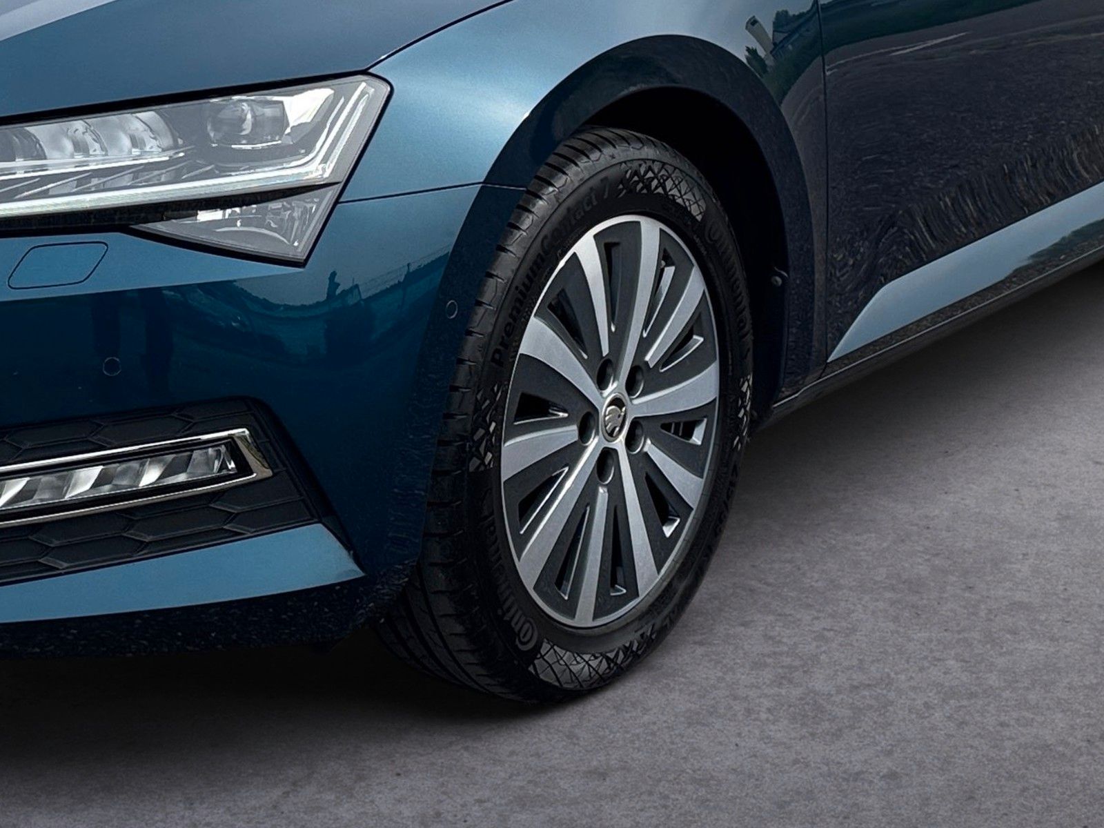 Fahrzeugabbildung SKODA Superb Combi Style 2.0 TDI