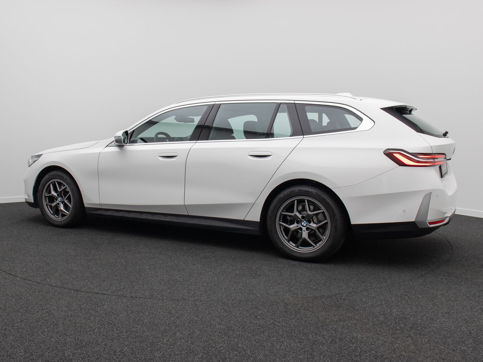 Fahrzeugabbildung BMW 520d Alarm Kamera DAB Leder Sportsitz 18Zoll