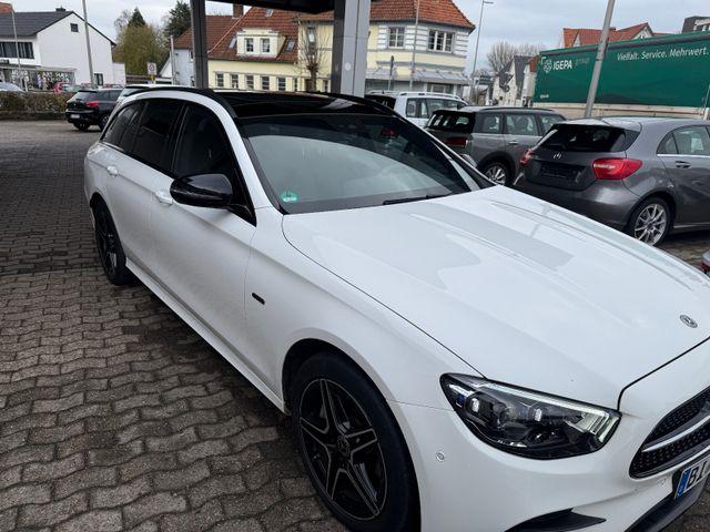 Mercedes-Benz E 300 d T AMG-Line Standhzg. Panorama Kamera