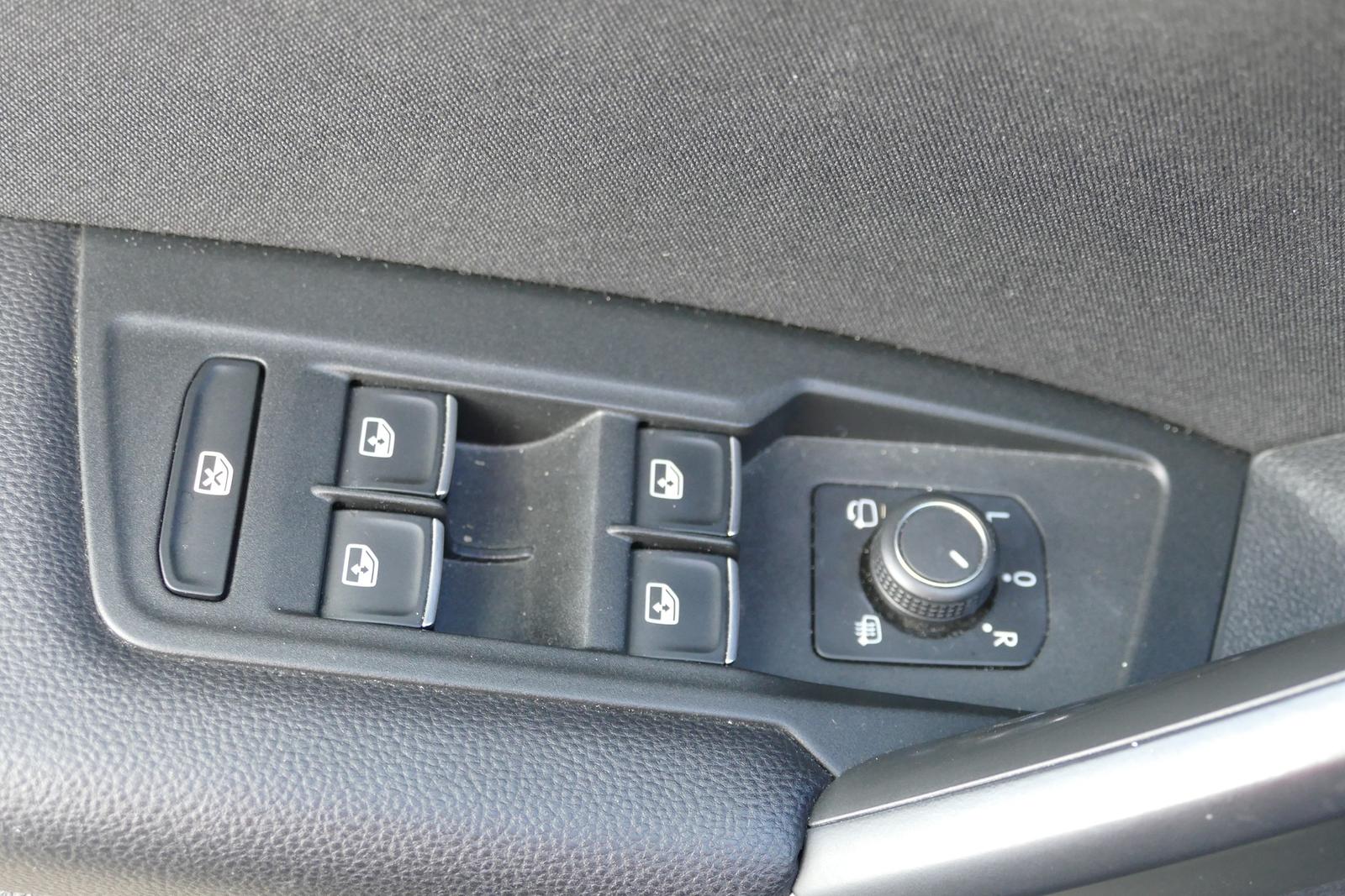 Volkswagen Tiguan 2.0 4Motion Klimaaut. LED Navi PDC AHK