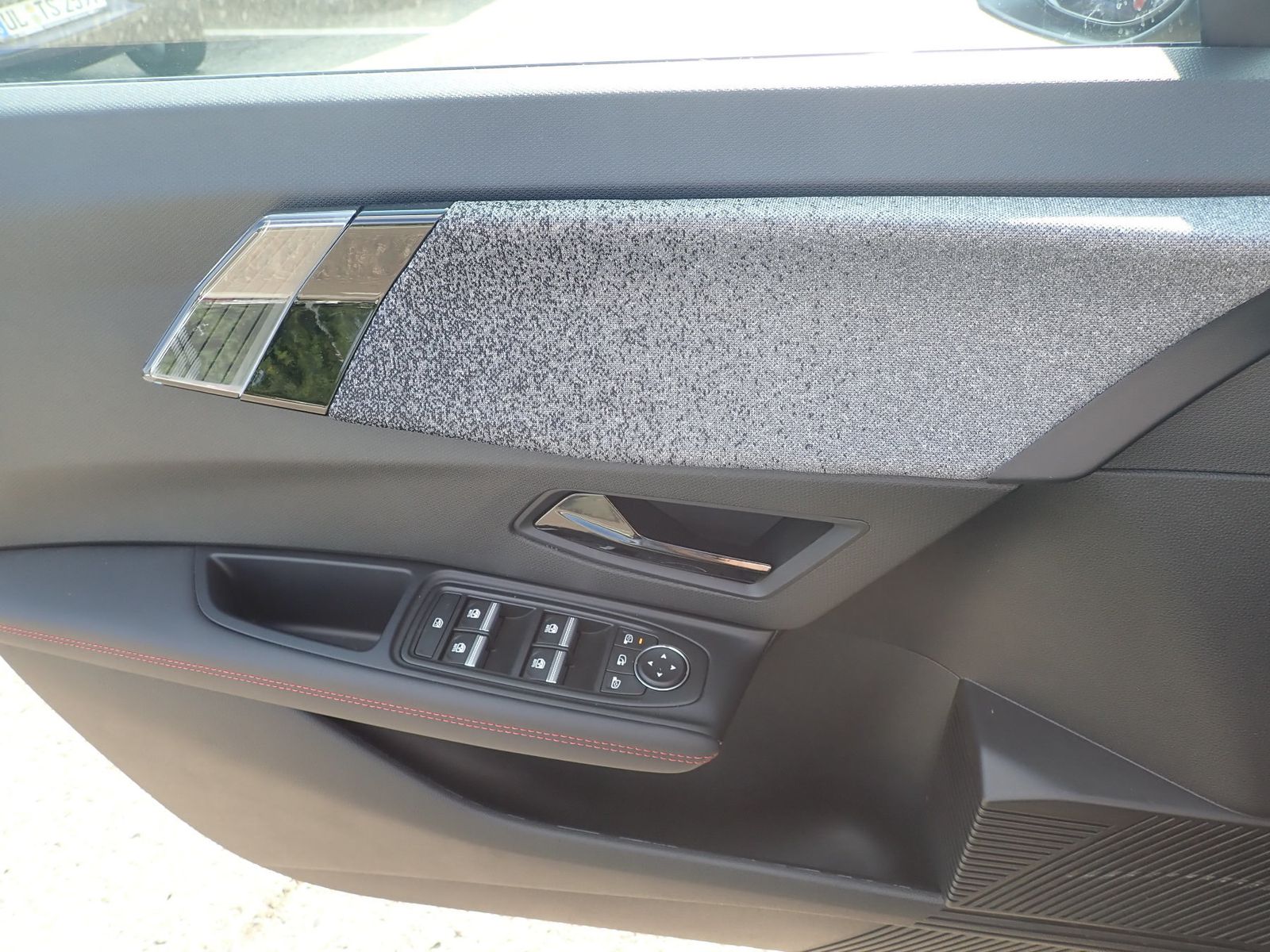 Fahrzeugabbildung Renault Clio Techno Full Hybrid E-Tech 160