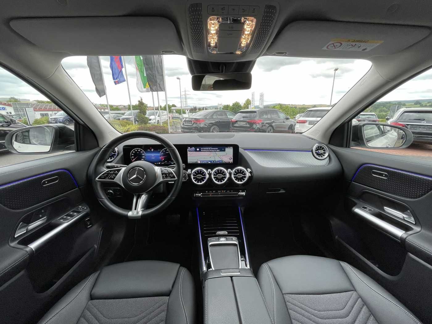 Fahrzeugabbildung Mercedes-Benz GLA 220 4M 8G Progressive R-Kamera +Distr+Ambien