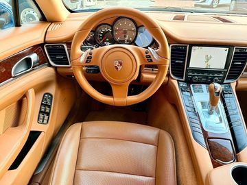 Porsche Panamera - 11