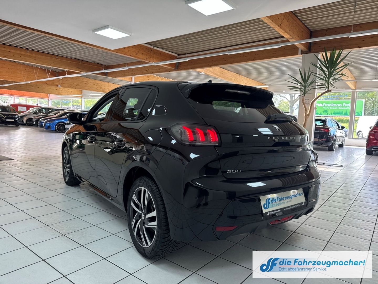 Fahrzeugabbildung Peugeot 208 Allure Navi LED Klimaautom Fahrerprofil DAB