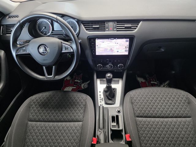 SKODA Octavia — Foto 17