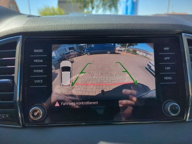 Fahrzeugabbildung SKODA Karoq 1.5 TSI DSG Style AHK NAVI KAMERA KESSY