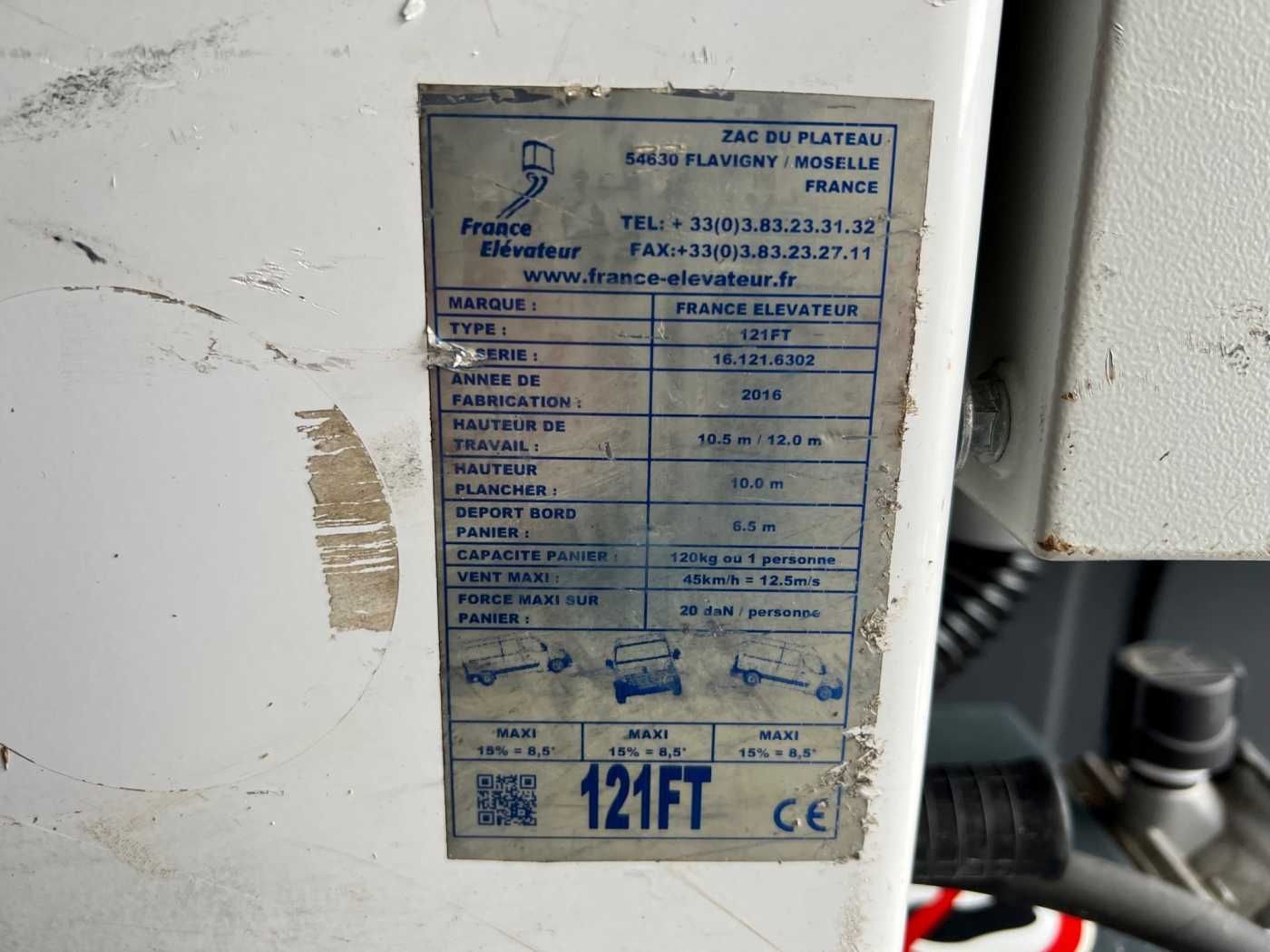 Fahrzeugabbildung Renault Master 2.3 dCi / France Elevateur 121FT, 12m