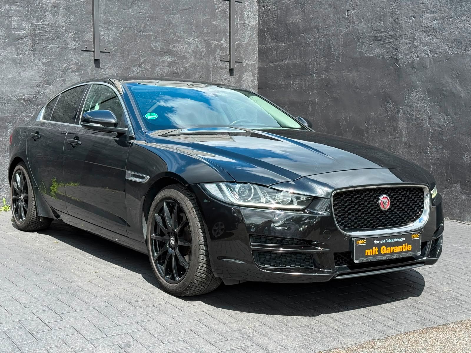 JAGUAR XE