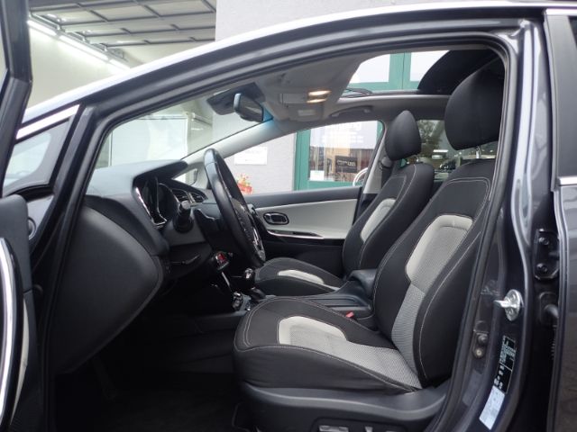 Fahrzeugabbildung Kia Ceed Spirit El. Panodach Navi Xenon Kurvenlicht