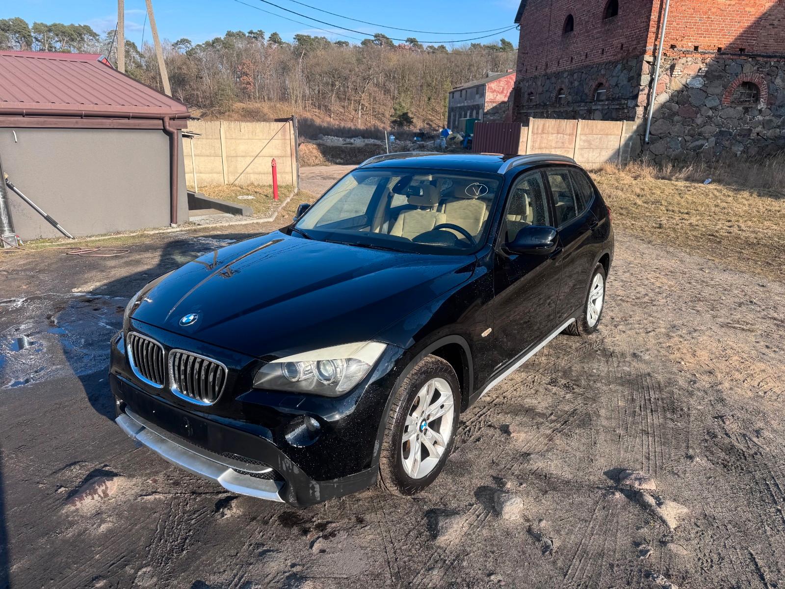 BMW X1 18 d xDrive PANORAMA