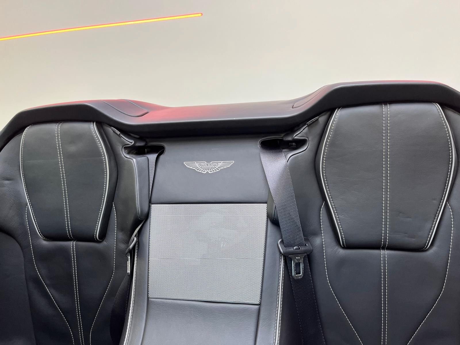 Fahrzeugabbildung Aston Martin Virage Volante V12