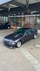 BMW E36 323i Coupé - BMW 323: E36 323i