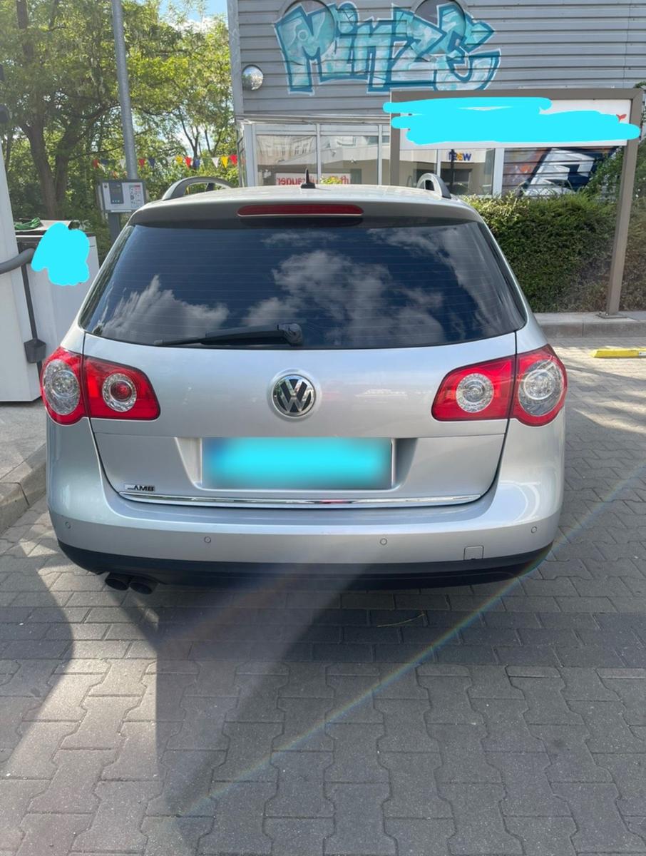 Volkswagen Passat 2010 — вигляд ззаду