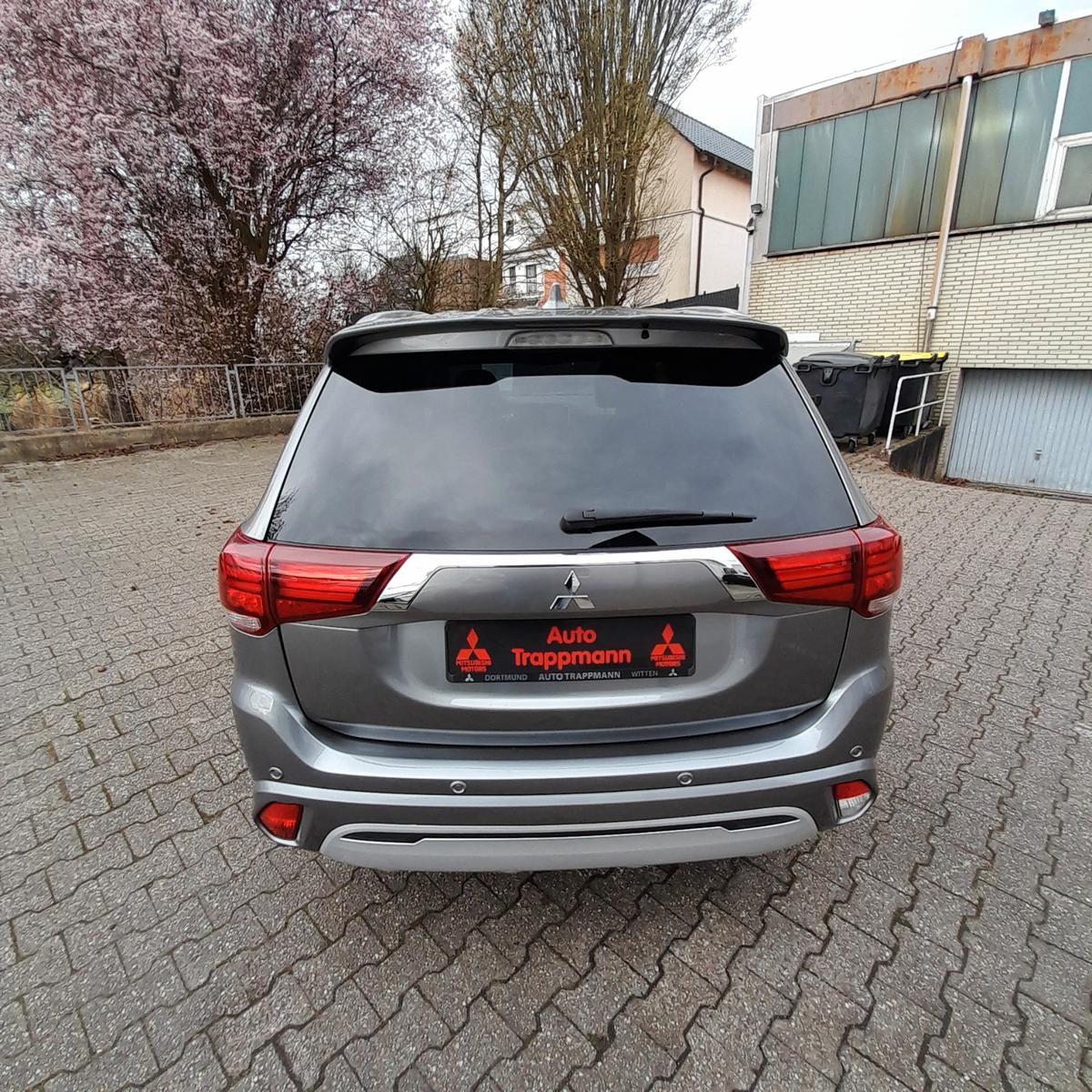 Mitsubishi Plug-in Hybrid Outlander