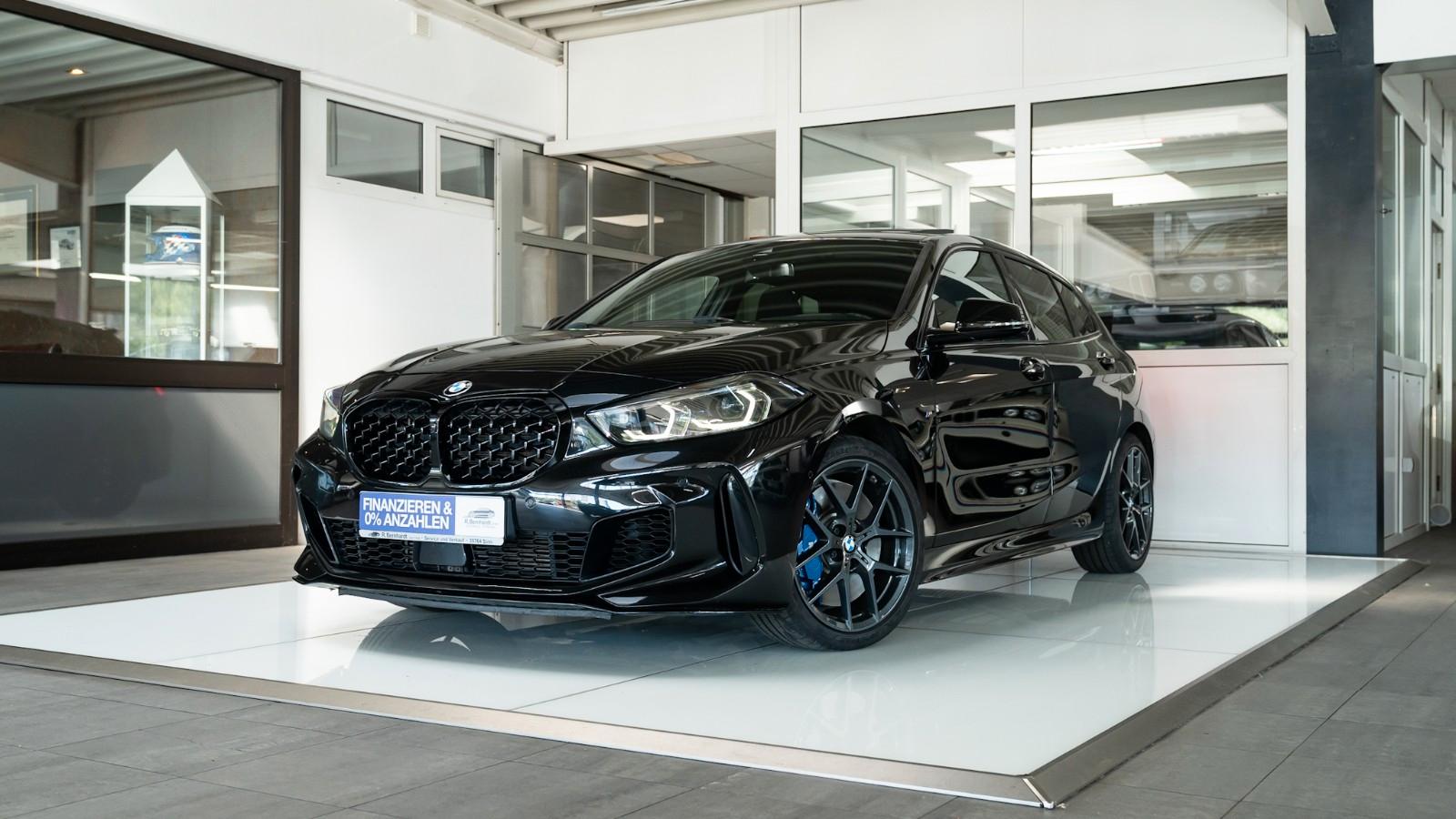 BMW M135i xDrive PanoDach AlcantaraSitz HiFi uvm.