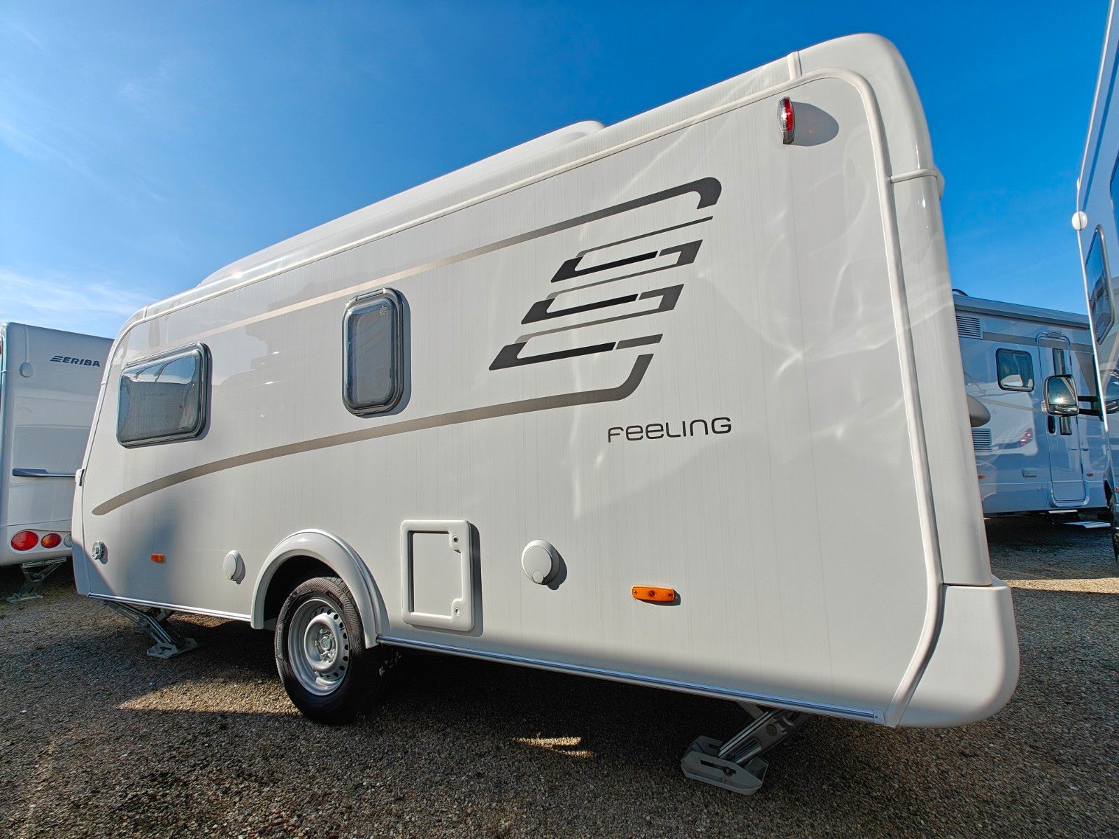 Fahrzeugabbildung HYMER / ERIBA / HYMERCAR Feeling 425 Schlafdach - SPRING SALE -