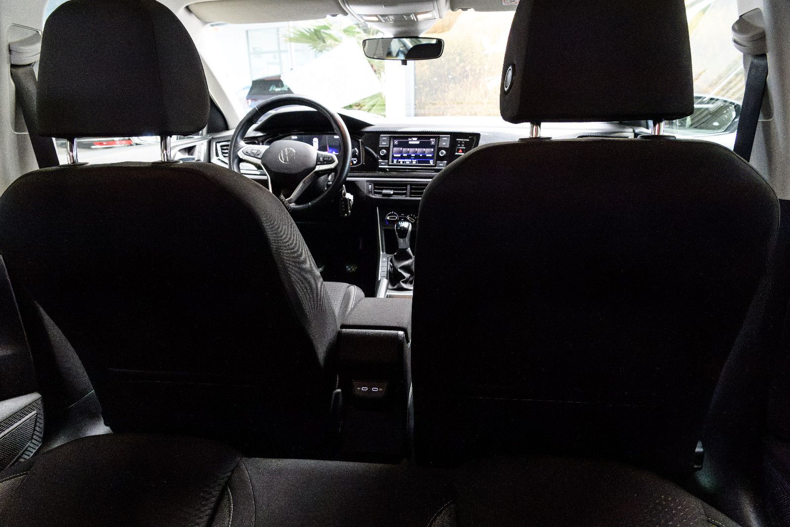 Fahrzeugabbildung Volkswagen Polo VI Life +Sitzheizung  +Allwetter