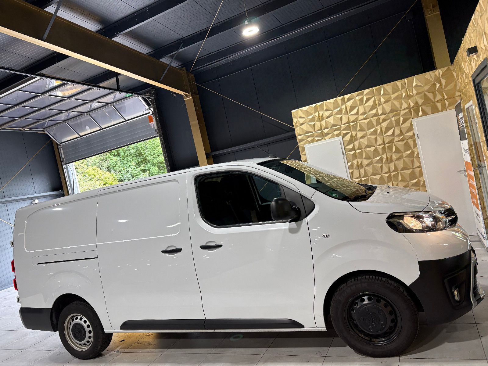 Fahrzeugabbildung Toyota Proace L2 Kasten Meister/360°/NAVI/APPLE/3-SITZ