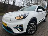 Kia Niro 64kWh|AHK|11kW|SOH98%|Garantie05/2029 - weiße Kia Niro EV