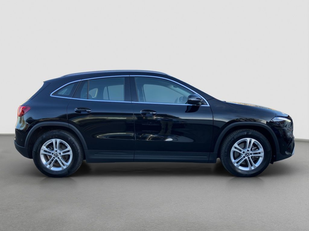 Fahrzeugabbildung Mercedes-Benz GLA 180 LED*AHK*NAVI*KAMERA*TOTWINKEL*DAB