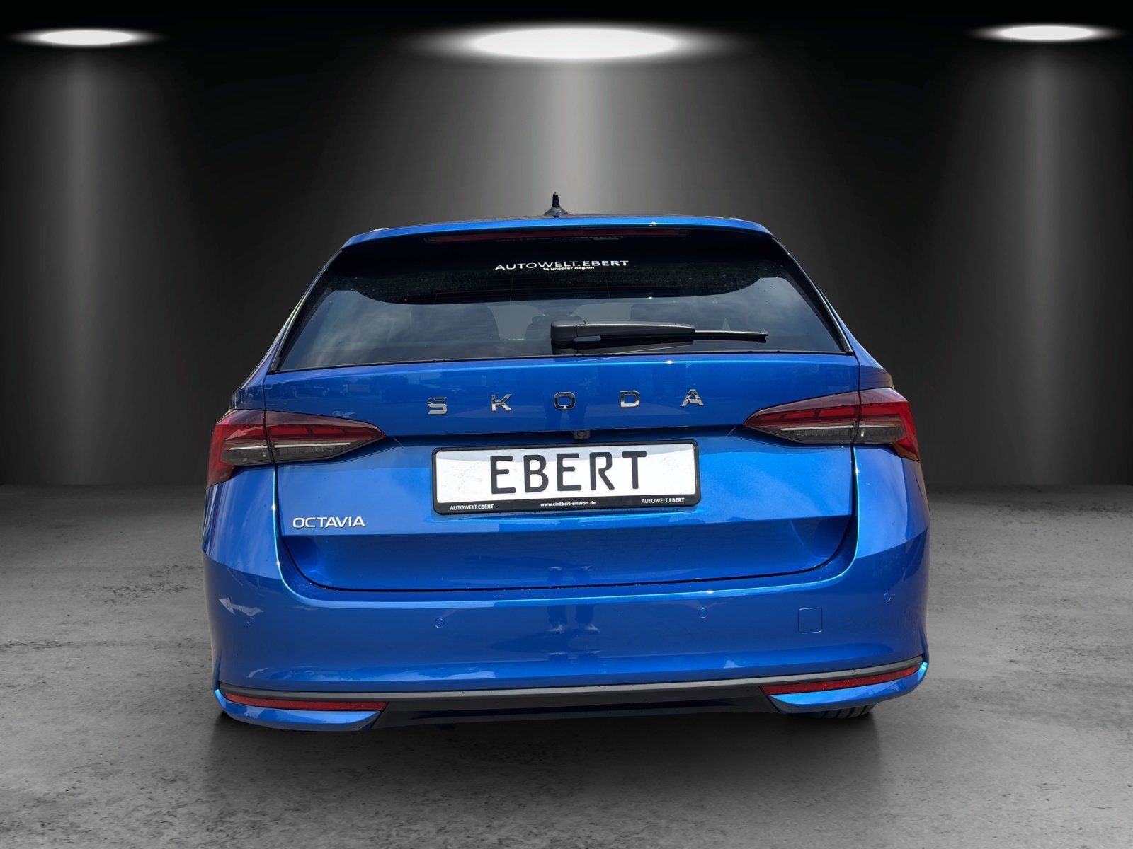 Fahrzeugabbildung SKODA Octavia Combi Tour 2,0 TDI 110 kW DSG