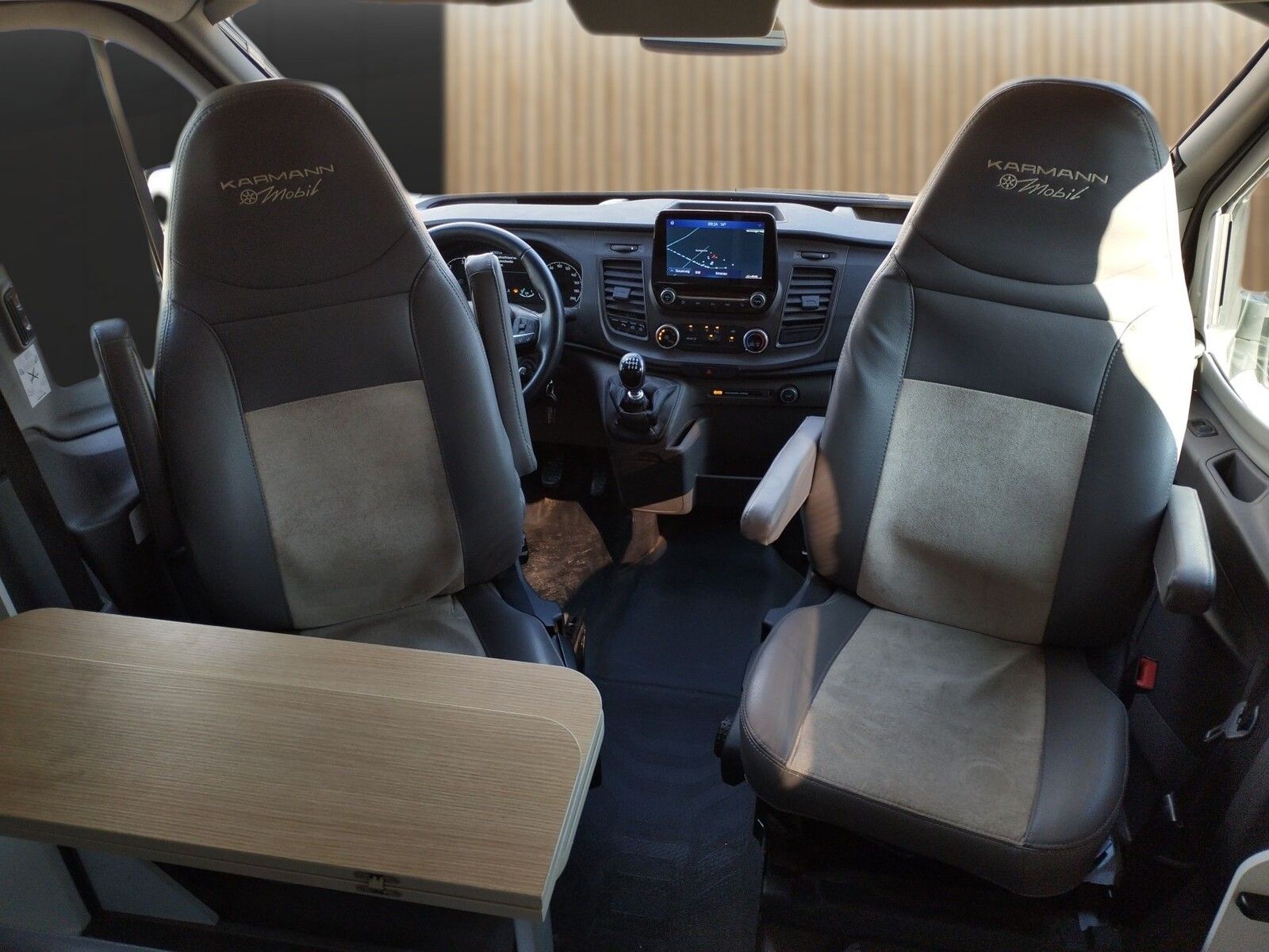 Fahrzeugabbildung Karmann Dexter 560 4x4 Allrad, 170 PS