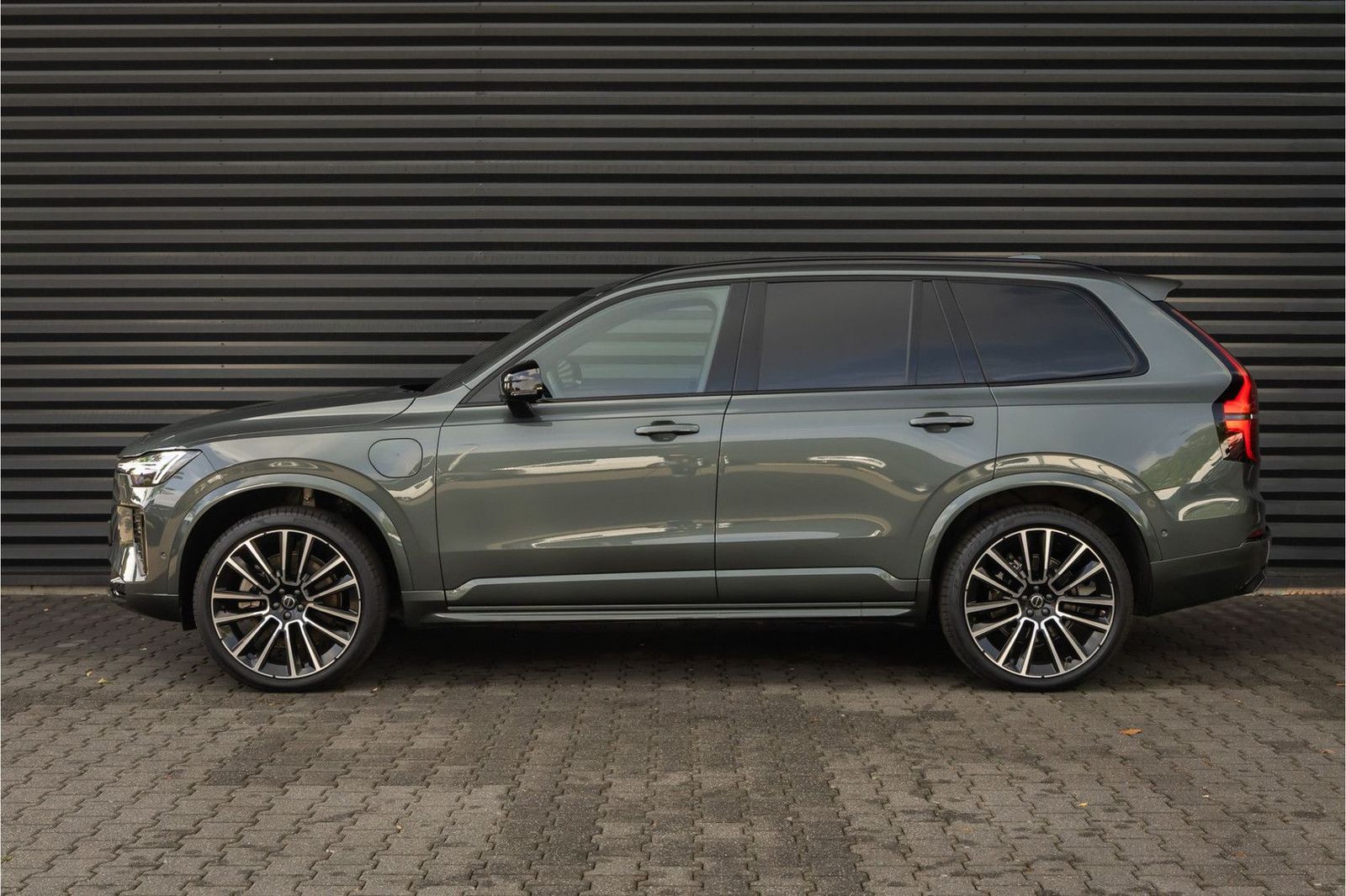 Volvo XC90 2.0 T8 Plug-in hybrid AWD Ultra Dark Luchtv imagem 2