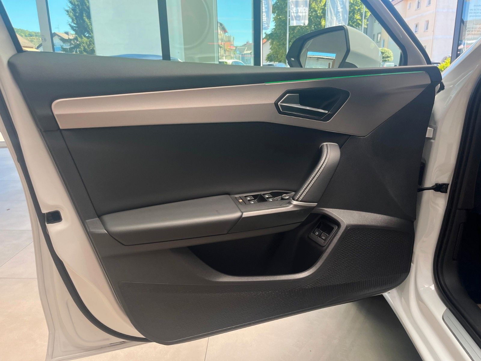 Fahrzeugabbildung SEAT Leon Sportstourer Xcellence e-Hybrid*LED*RFK*App