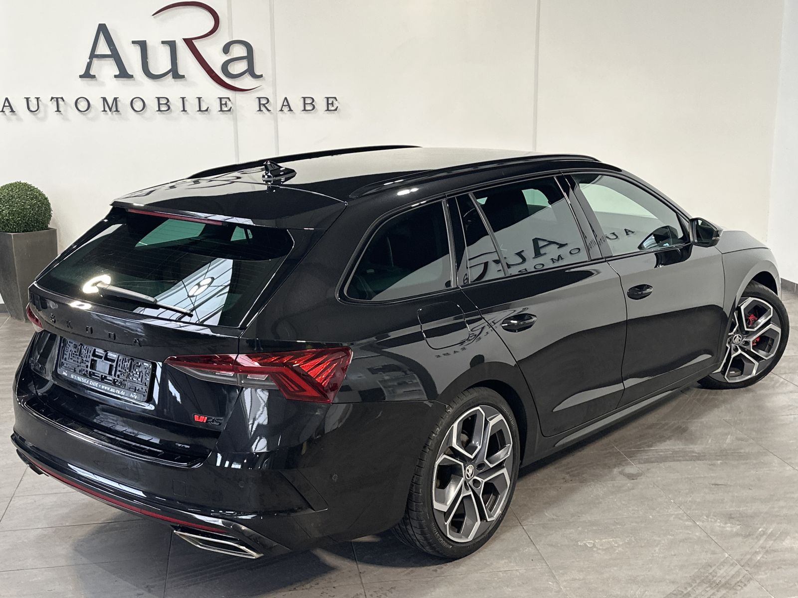 Fahrzeugabbildung SKODA Octavia Combi 2.0 TDI DSG RS NAV+LED+KAMERA+19ZO