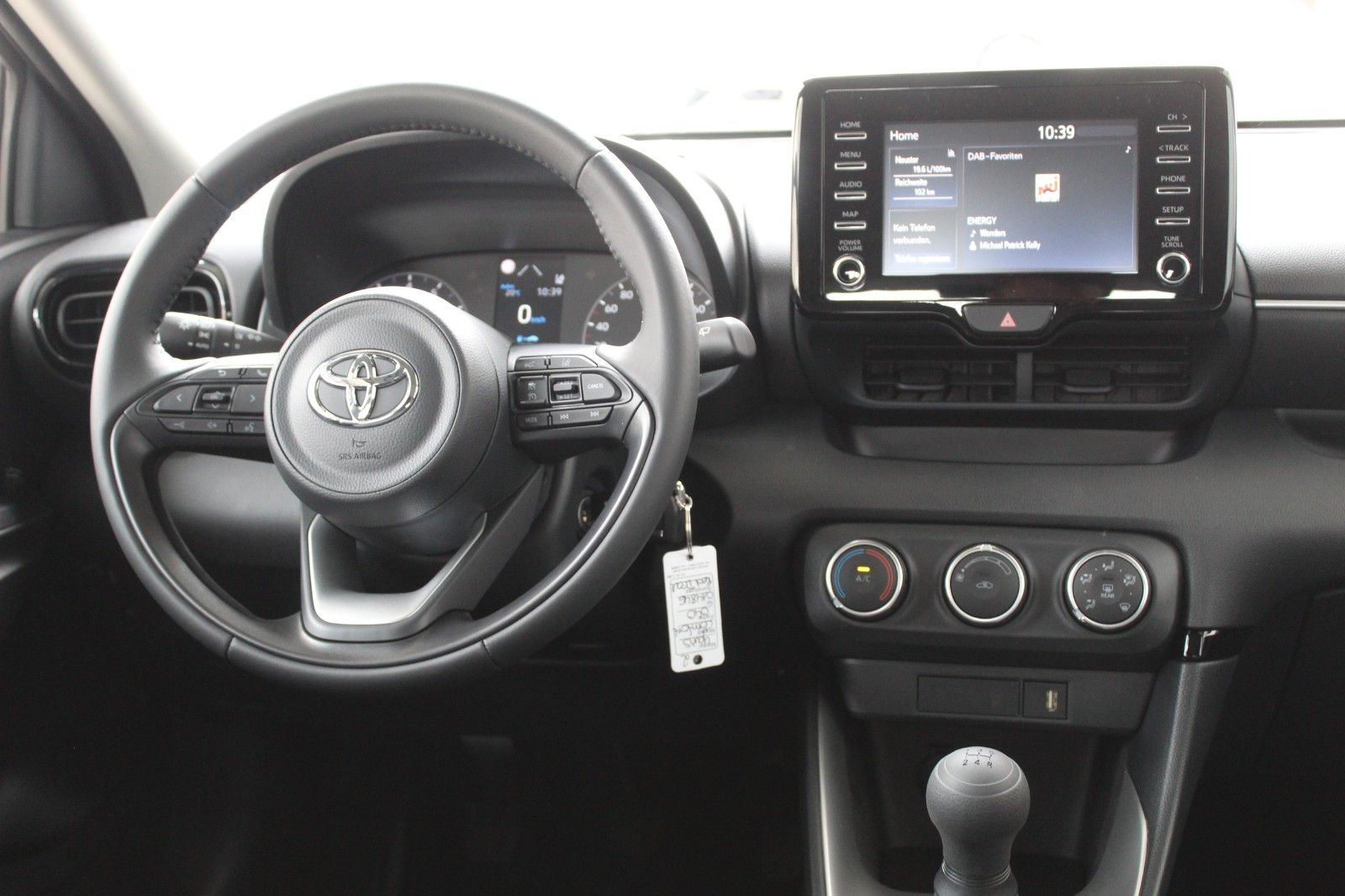 Fahrzeugabbildung Toyota Yaris 1.0 VVT-i Comfort inkl. Winterräder