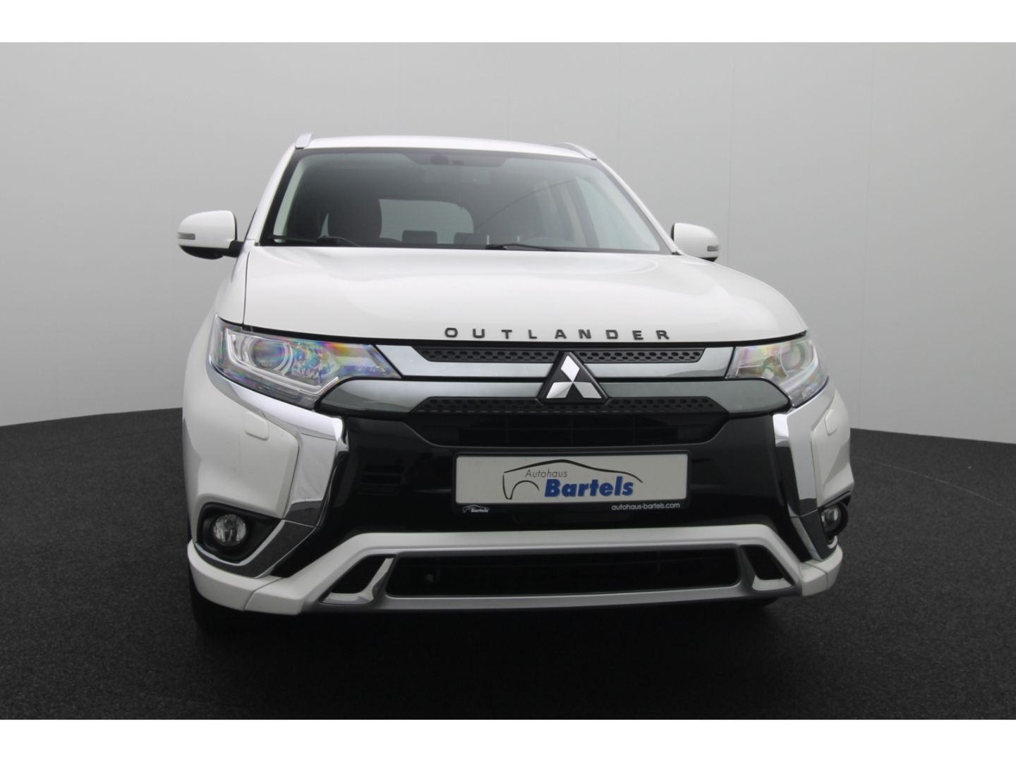 Fahrzeugabbildung Mitsubishi Plug-in Hybrid Outlander PHEV Basis 4WD Tempomat