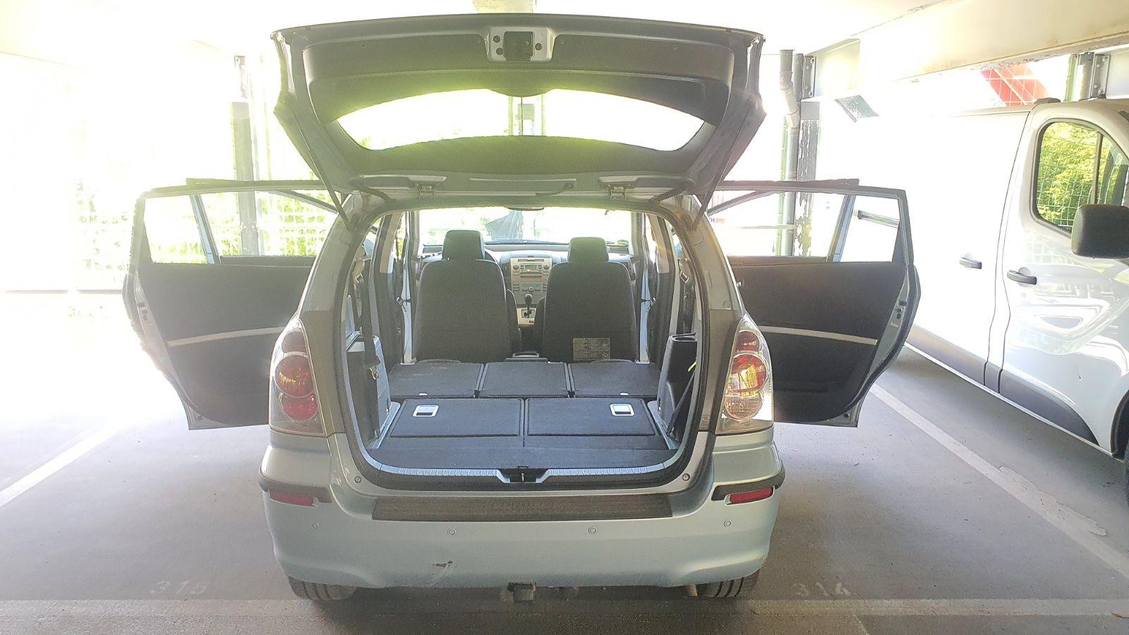 Toyota Corolla Verso 2005 — photo 14