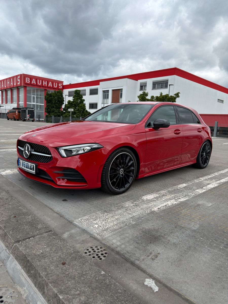MERCEDES-BENZ A 200 -Mercedes-Benz A 200 AMG Line | 46.242 km 