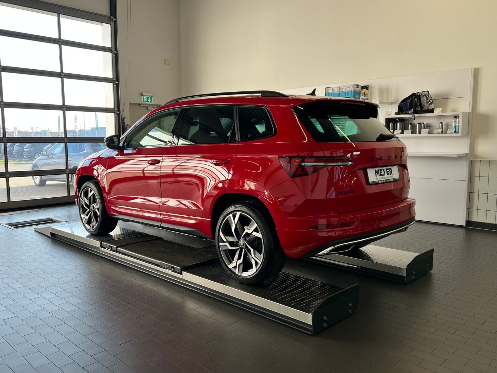 Fahrzeugabbildung SKODA Karoq Sportline 2.0 TSI DSG 4x4 *AHK,CANTON-Soun