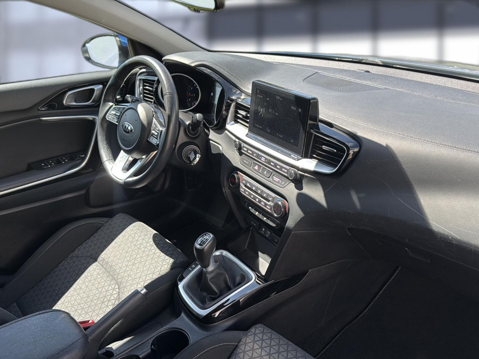 Fahrzeugabbildung Kia cee'd 1.4 TGDI Vision/ 1. Hand