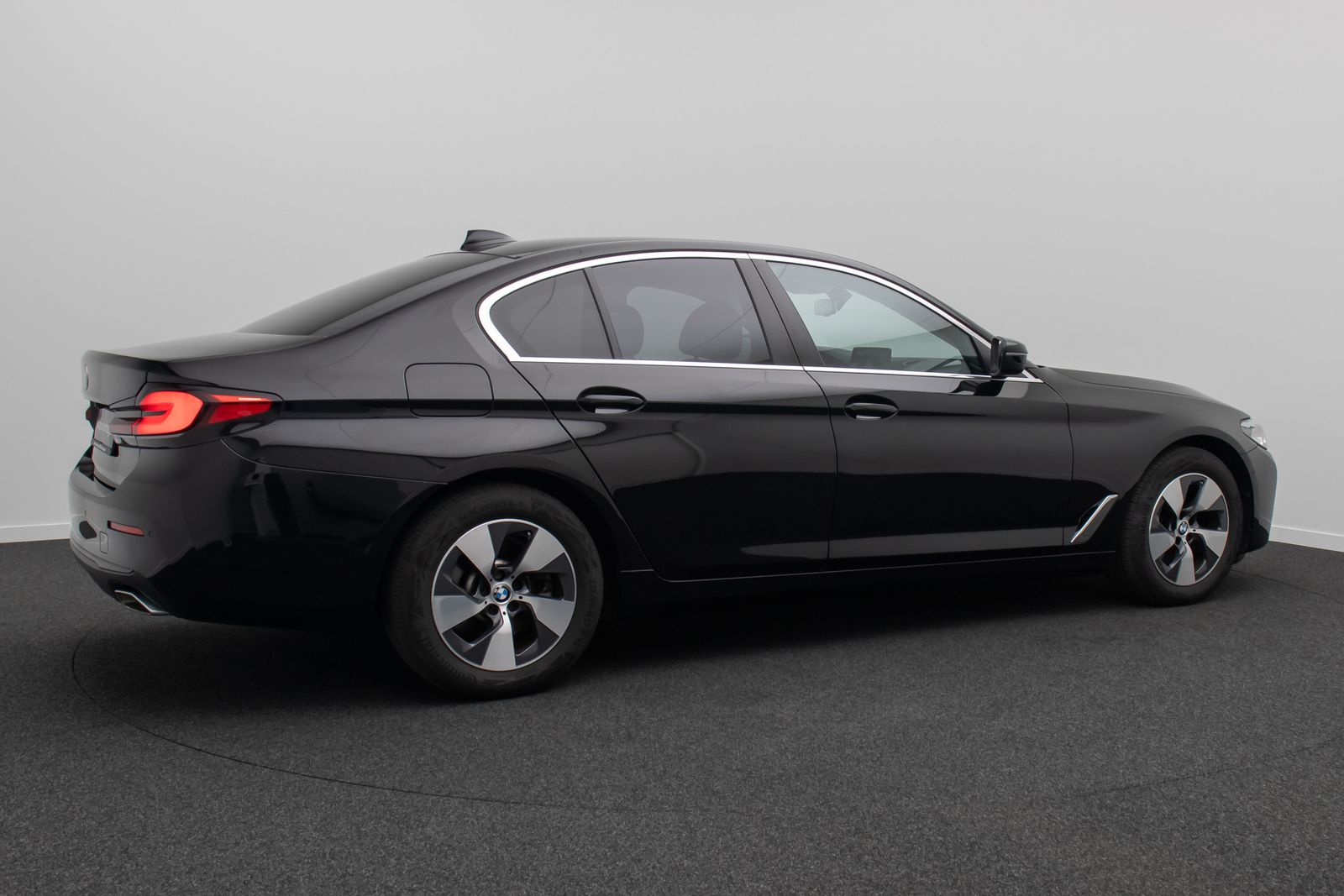 Fahrzeugabbildung BMW 520i Kamera DAB CockPitPro StandhzgAlarm LED