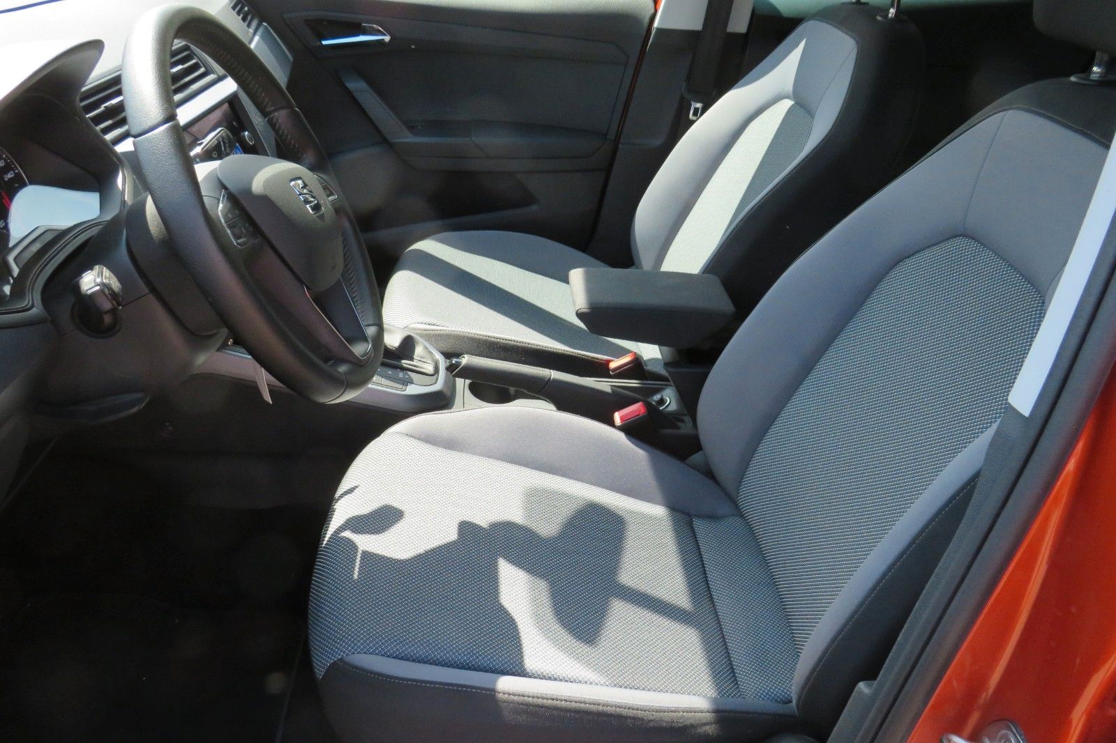 Fahrzeugabbildung SEAT Arona Style DSG PDC APP-CONNECT DAB 1.HAND