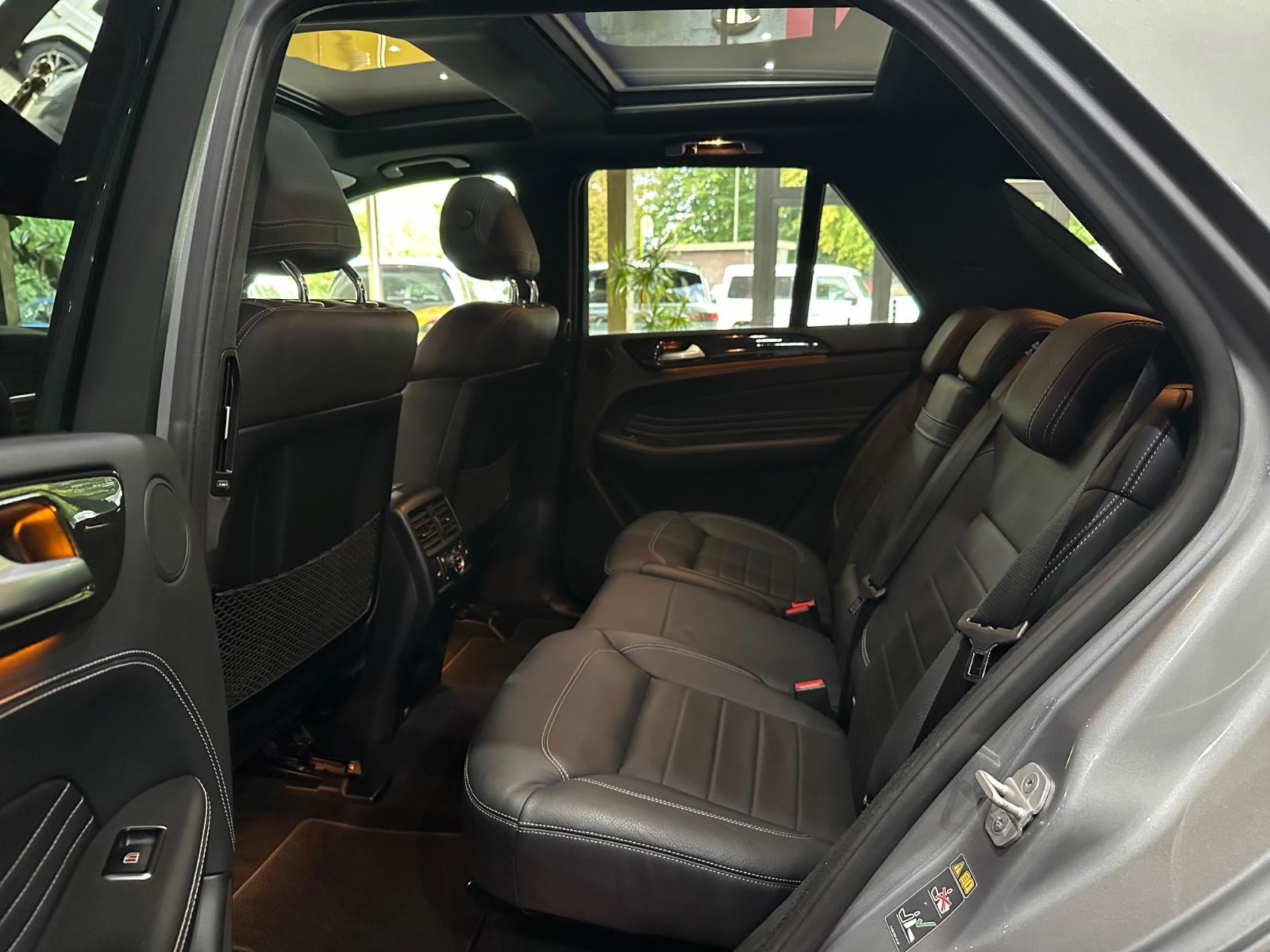 Mercedes-Benz ML 350 BlueTec 4Matic AMG Paket / Panorama/ EUR6