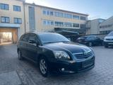 Toyota Avensis|1,8 Liter|Tüv bis 2027 - Toyota Avensis aus 2008: Kombi